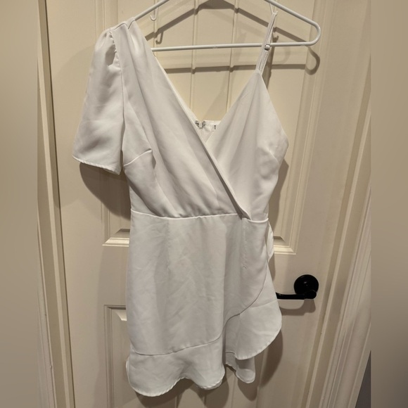 TCEC one shoulder white dress - Picture 2 of 4